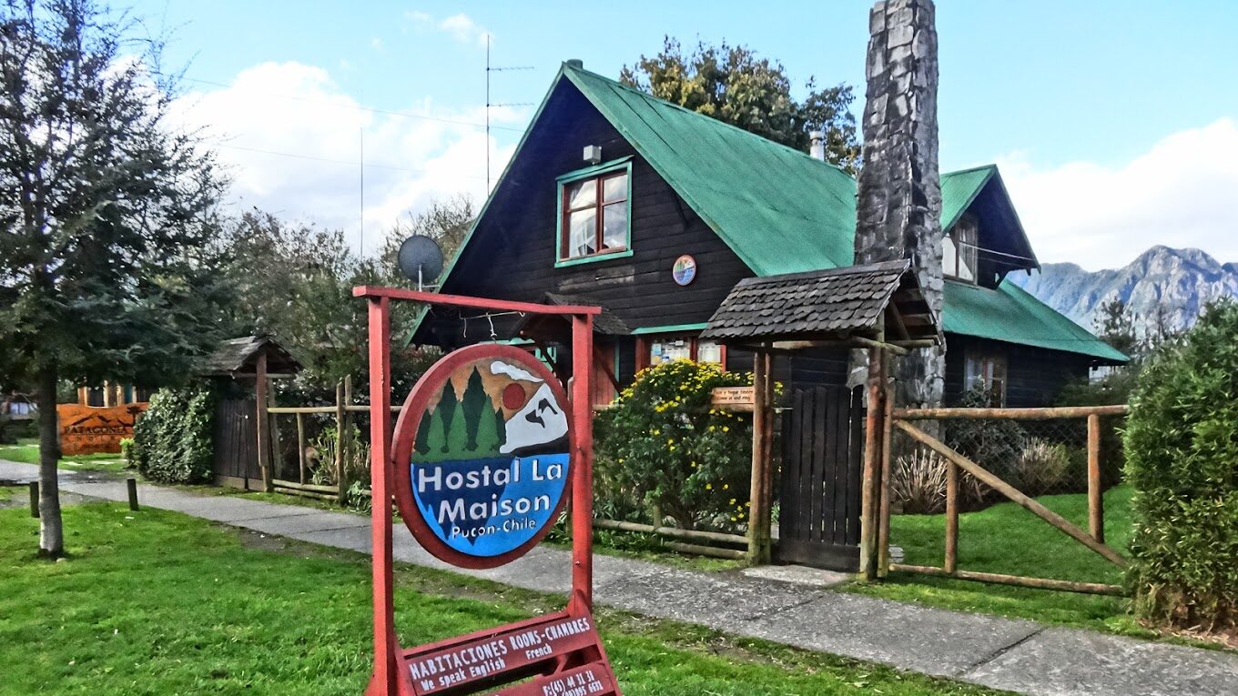 Hostal La Maison Pucon